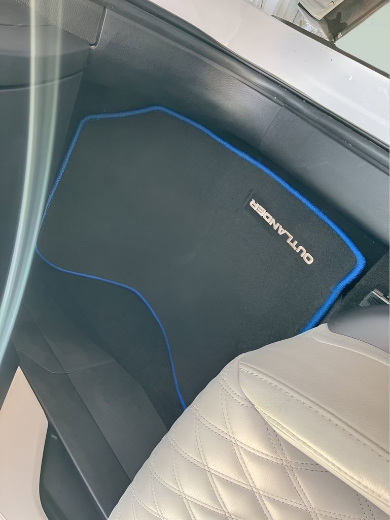 Used 2023 Mitsubishi Outlander SEL image 37