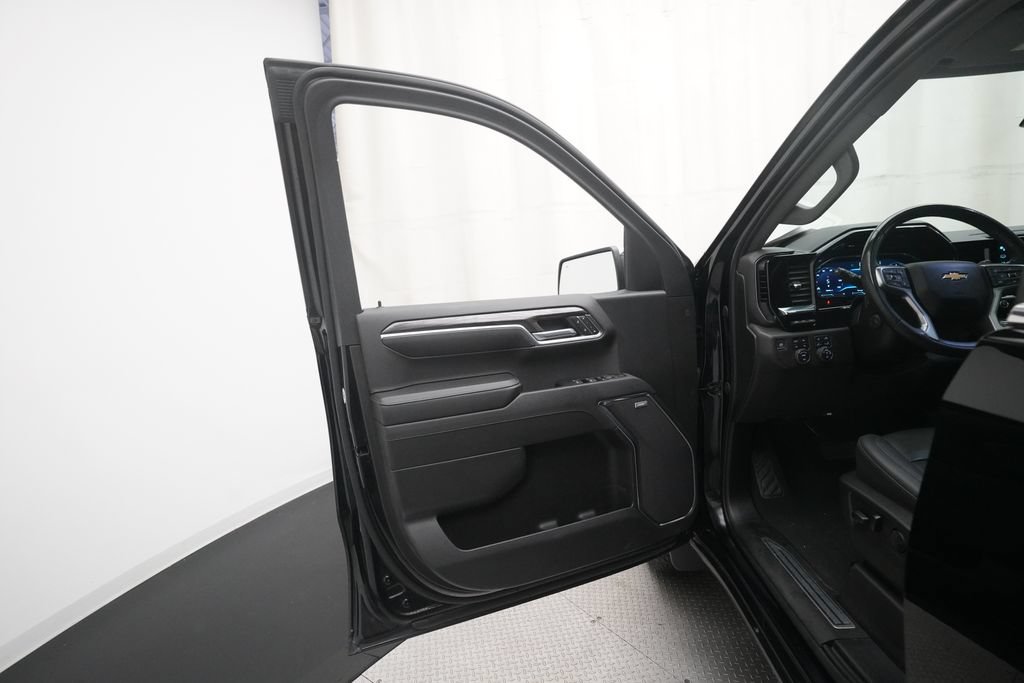 Used 2023 Chevrolet Silverado 1500 LTZ w/ LTZ Premium Package AWD/4WD image 26
