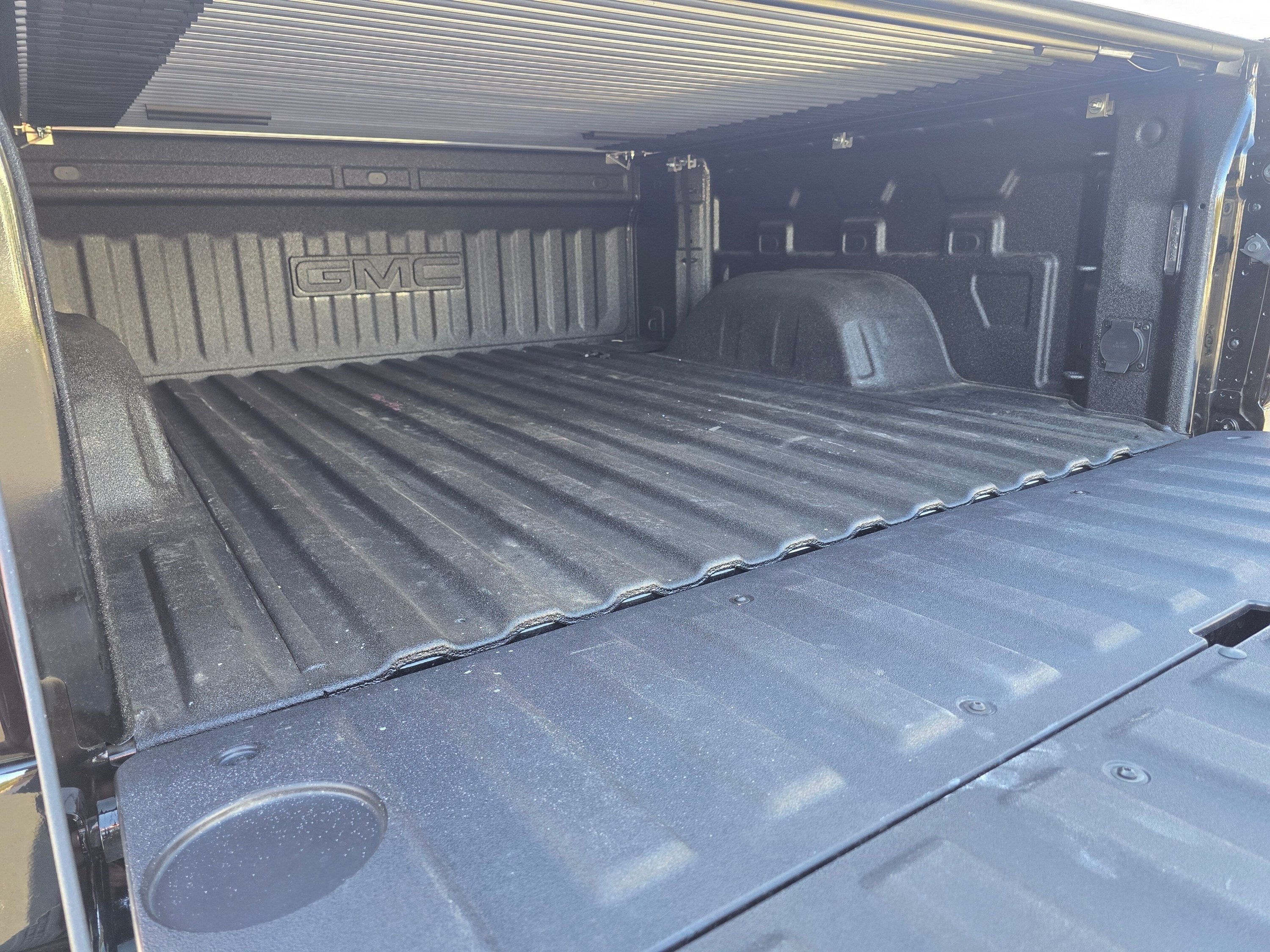 Used 2026 GMC Sierra 1500 AT4 w/ AT4 Premium Package AWD/4WD image 22