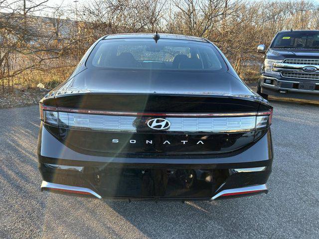 New 2026 Hyundai Sonata SEL image 3