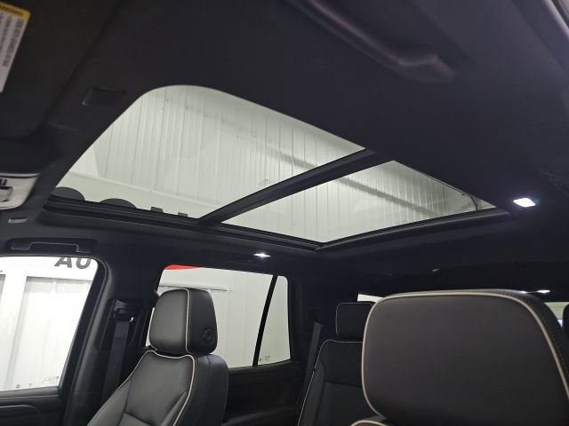 Used 2022 GMC Yukon SLT w/ SLT Luxury Package image 35