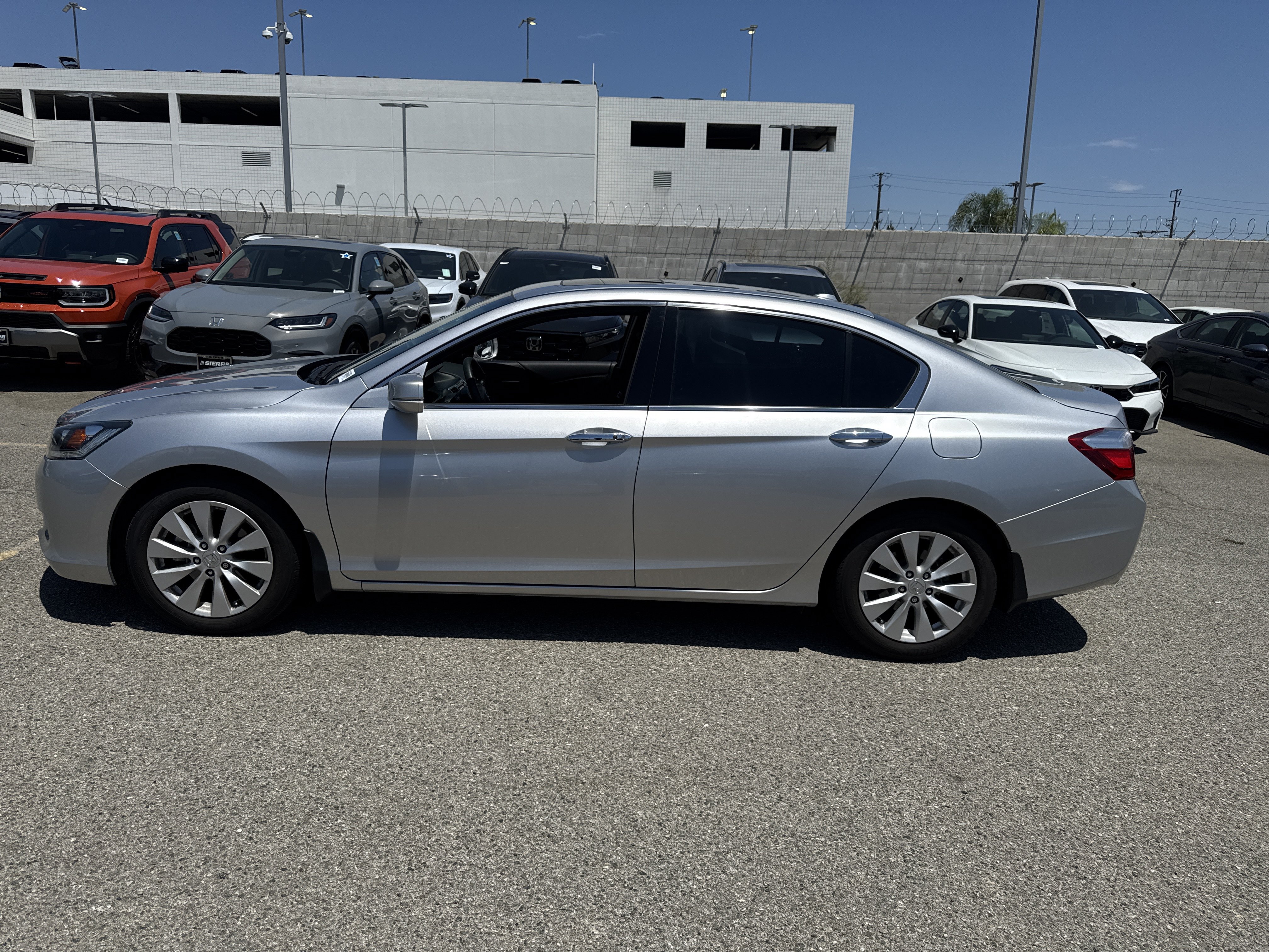 Used 2015 Honda Accord EX-L image 7