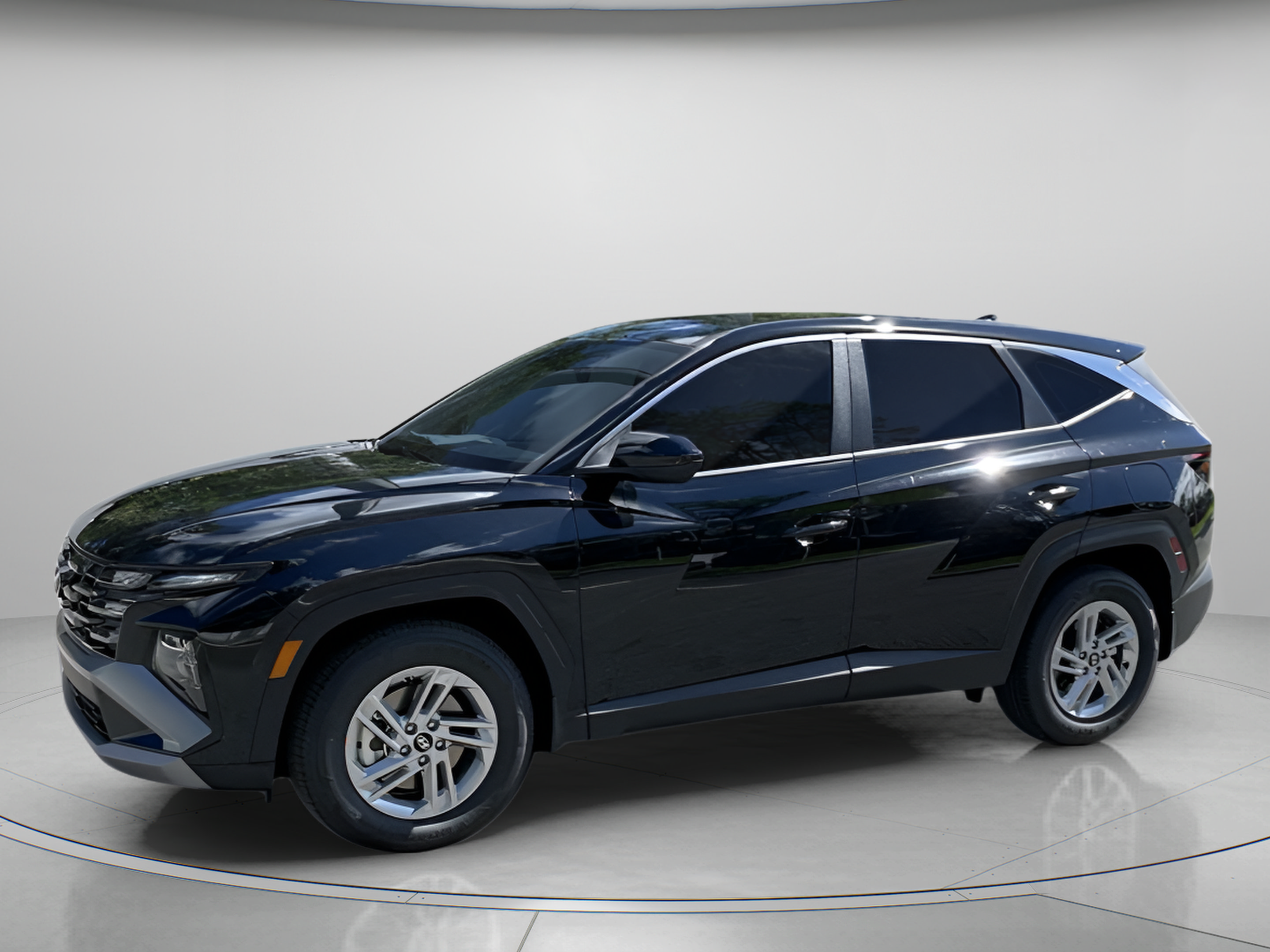 Certified 2026 Hyundai Tucson SE FWD image 2