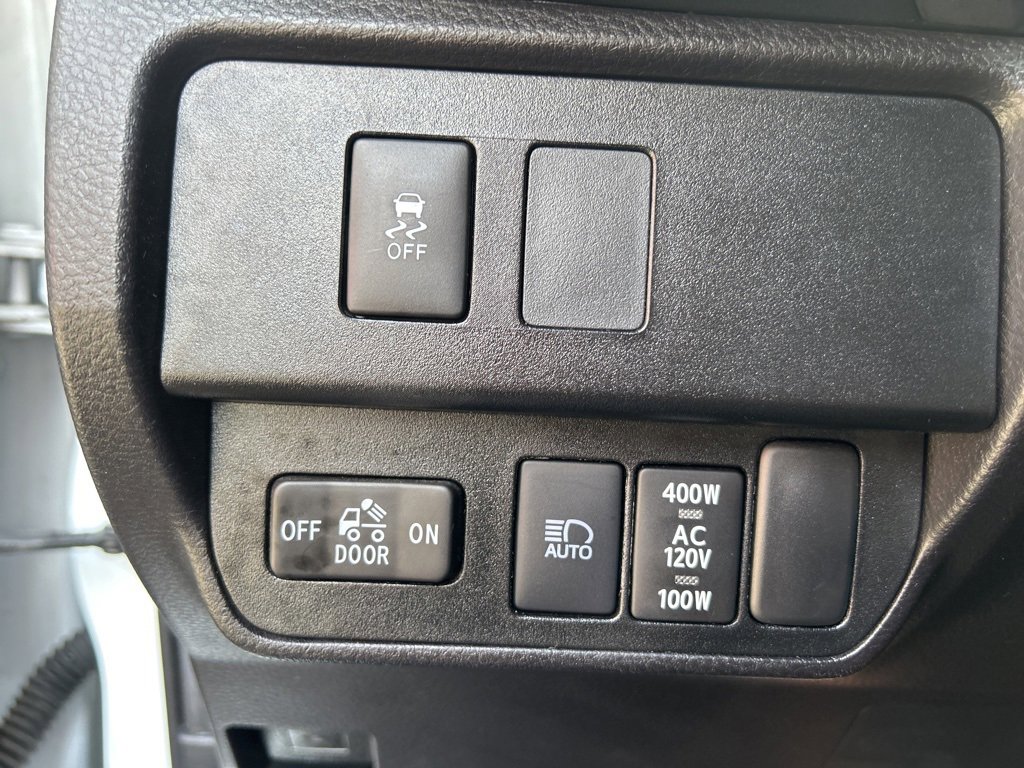 Used 2022 Toyota Tacoma TRD Off-Road image 18