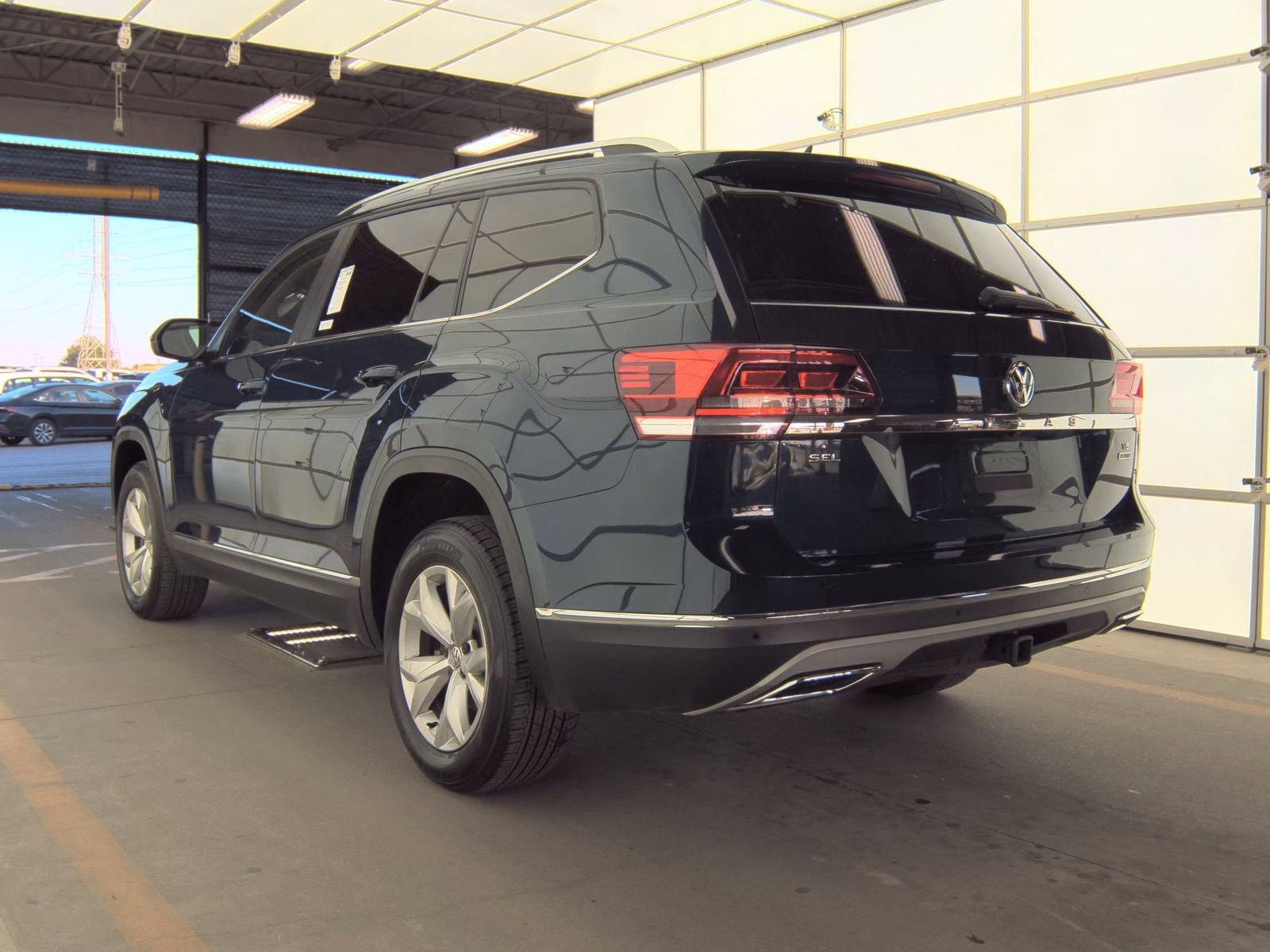 Used 2018 Volkswagen Atlas SEL AWD/4WD image 11