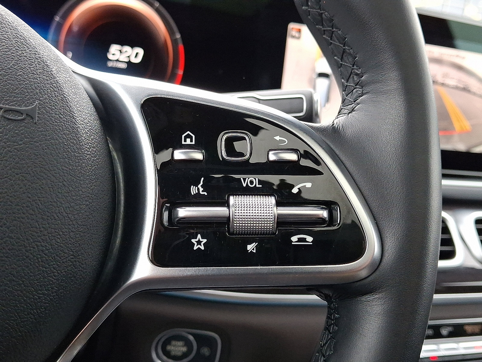 Certified 2022 Mercedes-Benz GLS 450 4MATIC image 25