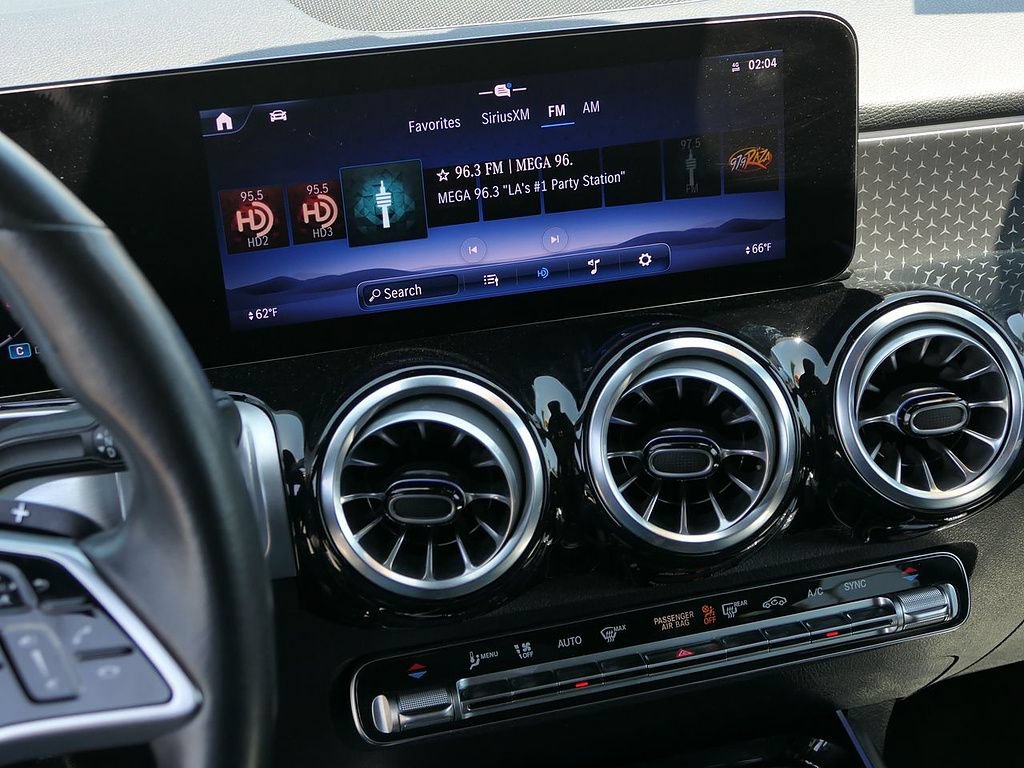 Used 2025 Mercedes-Benz GLB 250 4MATIC image 20