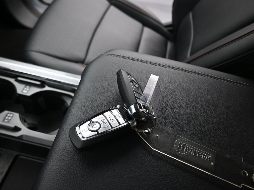 New 2025 Ford F250 Lariat w/ Lariat Ultimate Package image 19