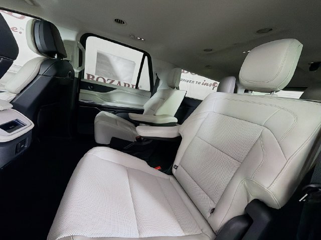New 2026 Lincoln Navigator L Premier AWD/4WD image 26