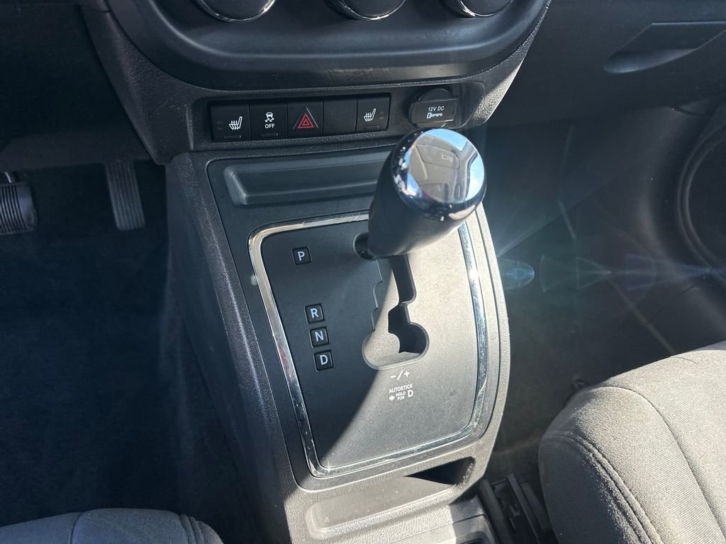 Used 2012 Jeep Patriot Latitude w/ Sun/Sound Group AWD/4WD image 20
