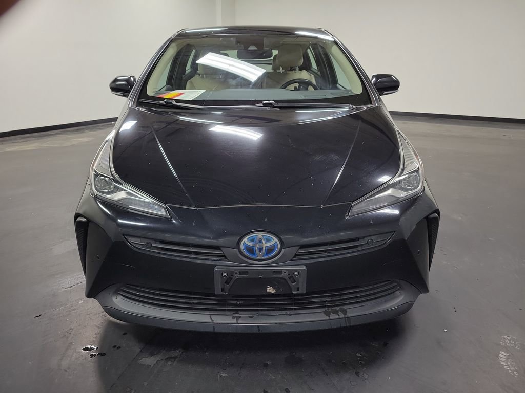 Used 2019 Toyota Prius XLE image 2