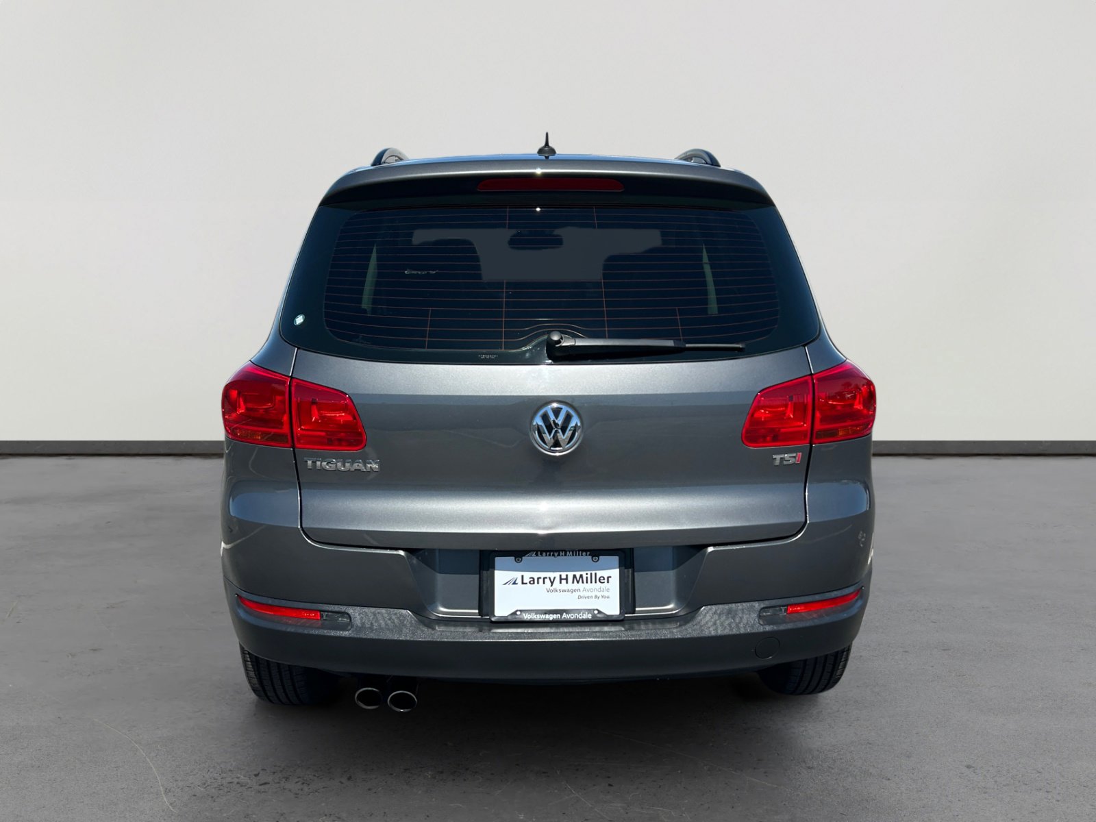 Used 2016 Volkswagen Tiguan S image 4