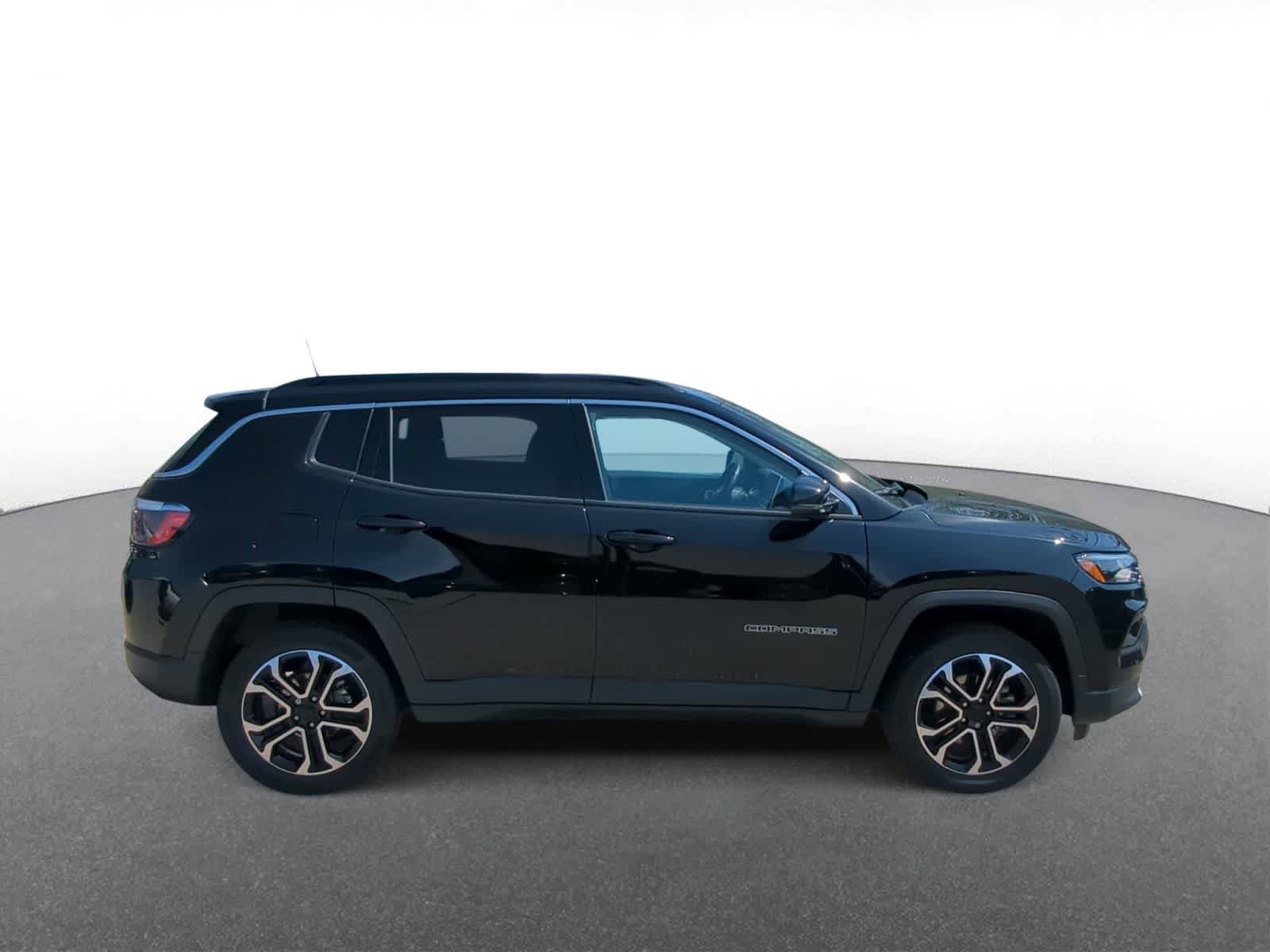 Used 2022 Jeep Compass Limited AWD/4WD image 9
