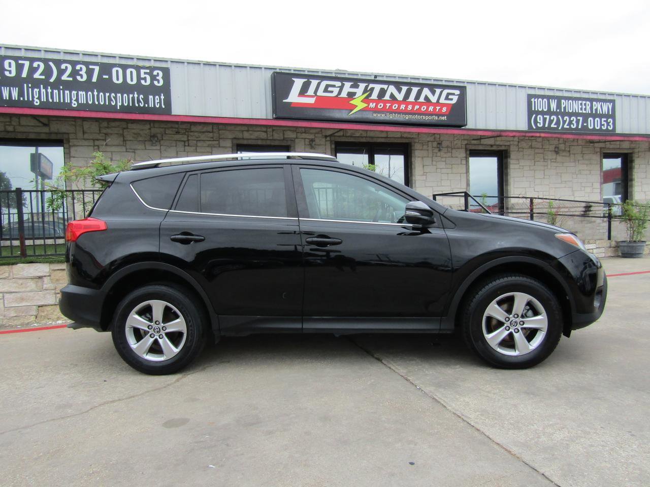 Used 2015 Toyota RAV4 XLE FWD image 5