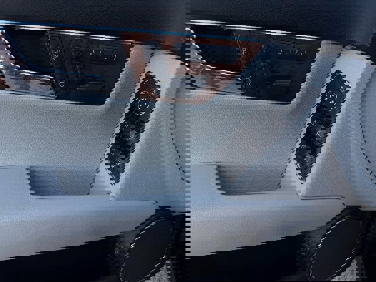 Used 2009 Mercedes-Benz C 350 Sport image 36