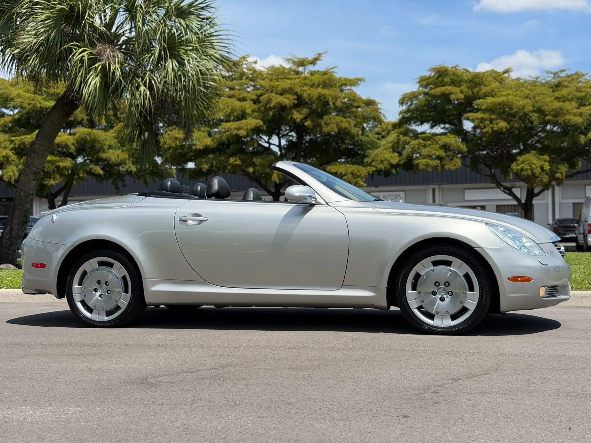 Used 2002 Lexus SC 430 Convertible RWD image 29