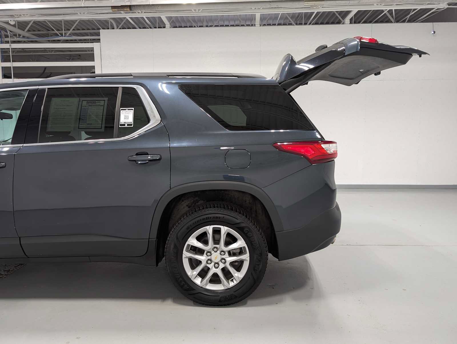 Used 2021 Chevrolet Traverse LT AWD/4WD image 11