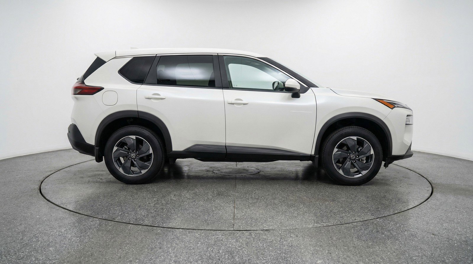 Used 2025 Nissan Rogue SV image 11