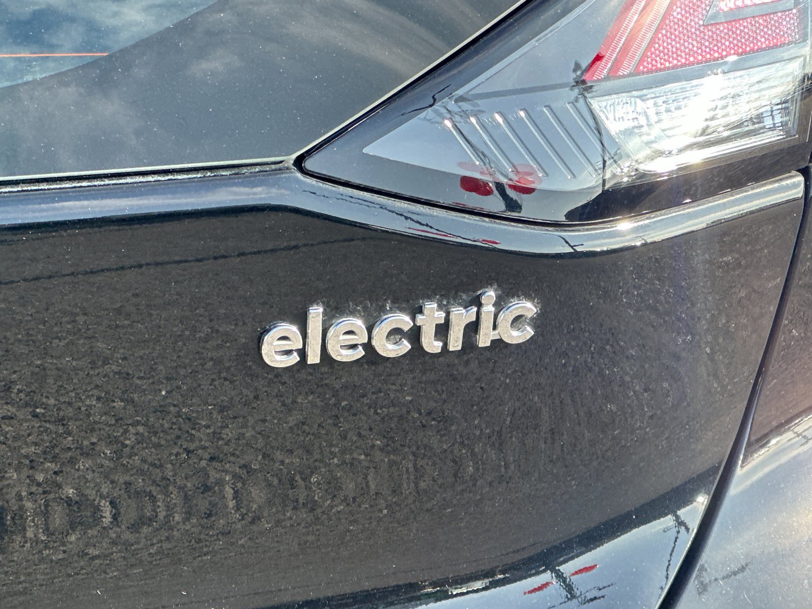 Used 2020 Hyundai Ioniq Limited FWD image 27