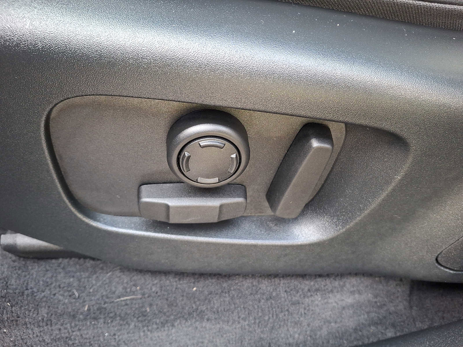 Used 2023 Land Rover Range Rover Velar R-Dynamic S image 11