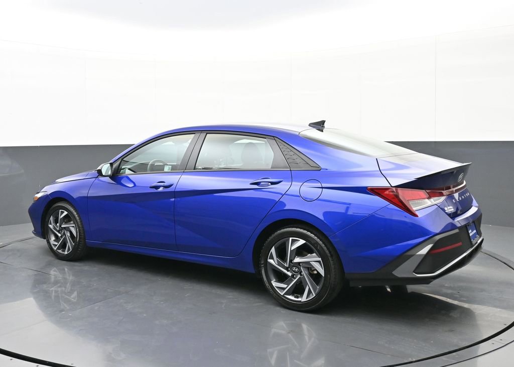 Certified 2025 Hyundai Elantra Sport image 6