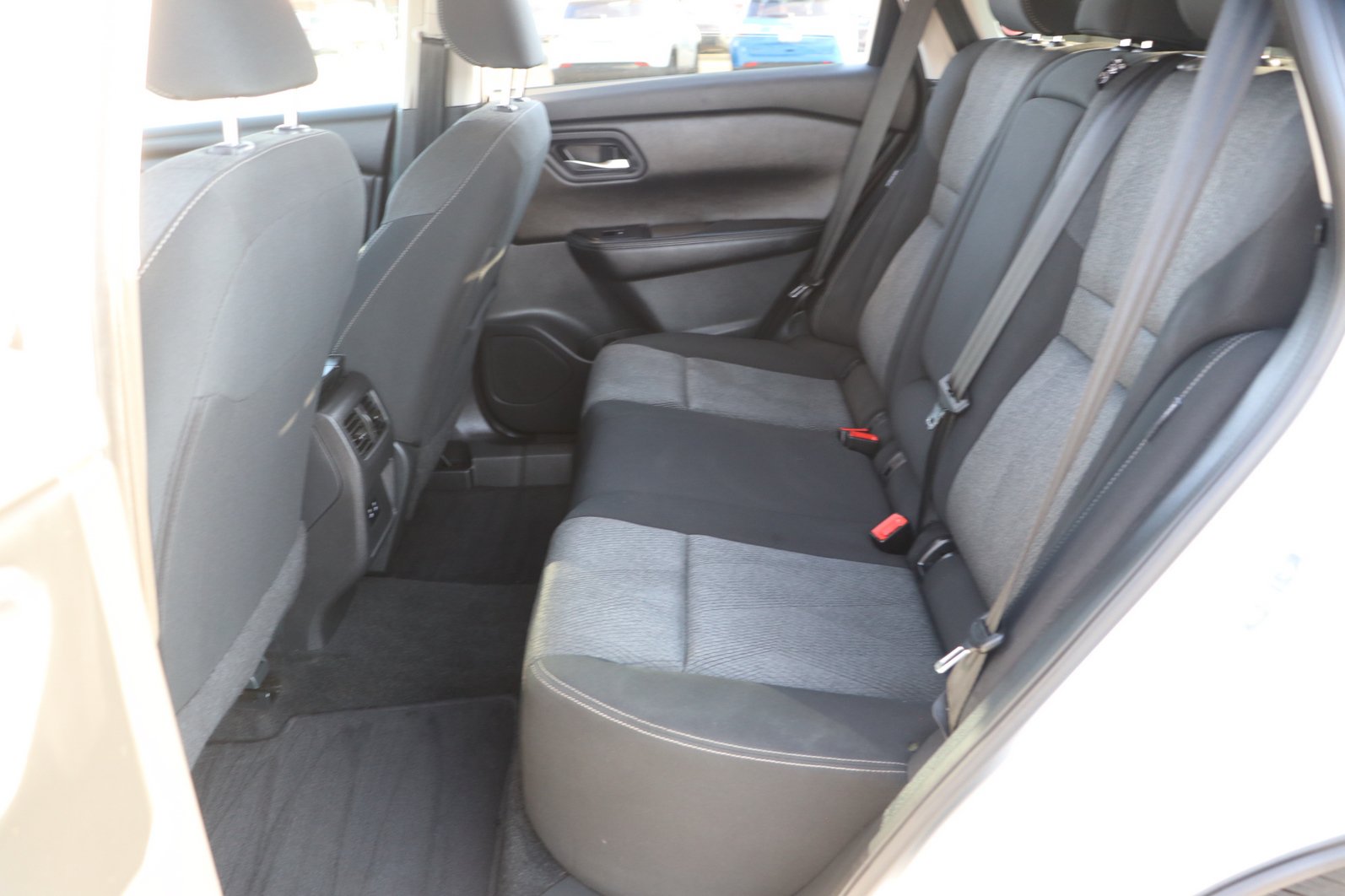 Used 2024 Nissan Rogue SV AWD/4WD image 27