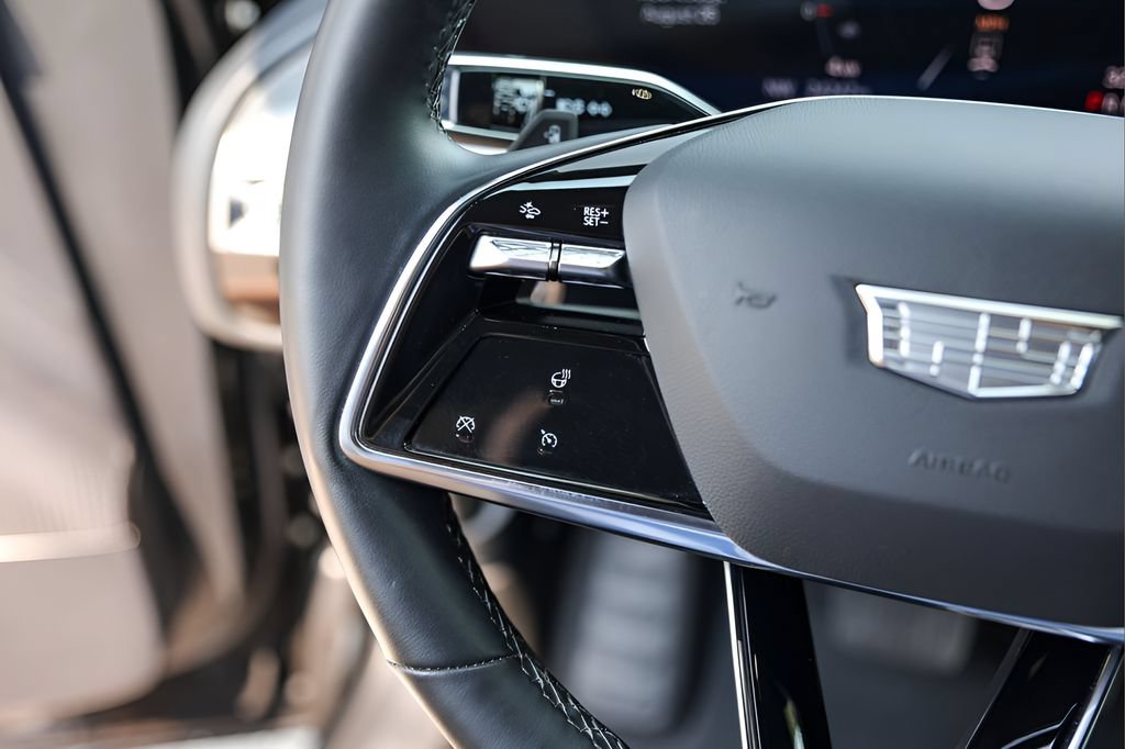 Certified 2024 Cadillac Lyriq Luxury AWD/4WD image 12