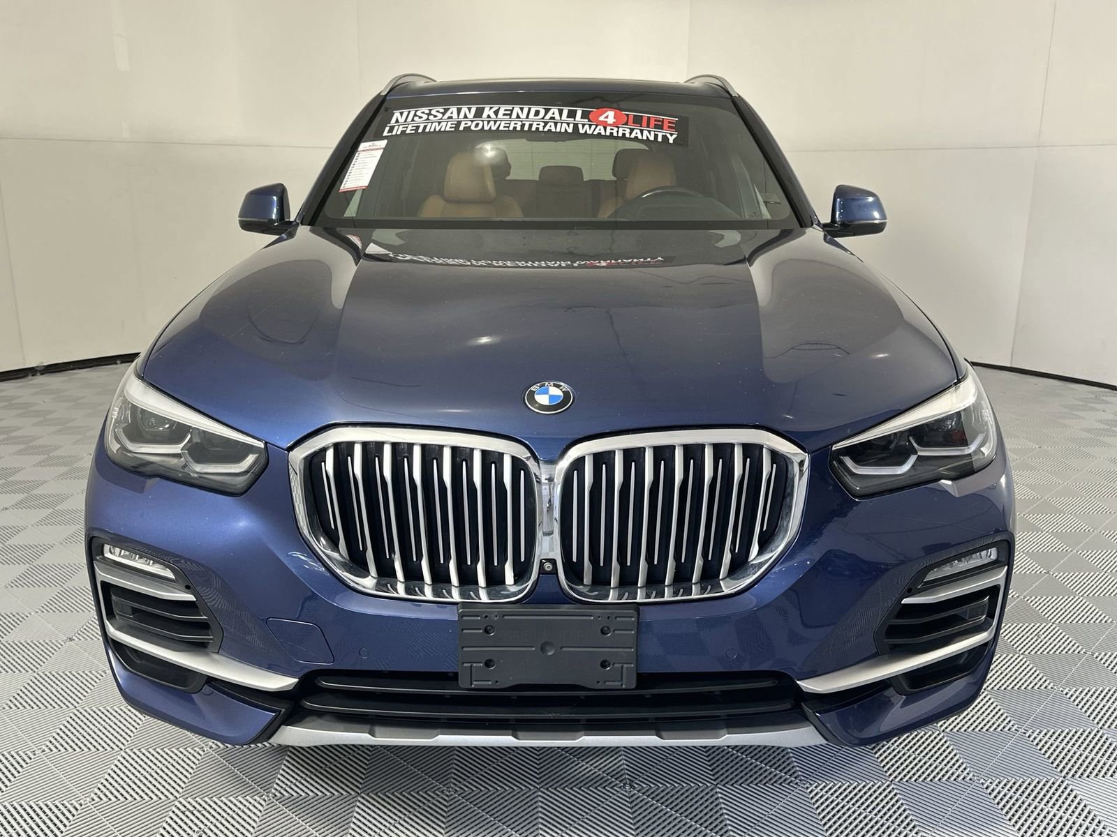 Used 2019 BMW X5 xDrive40i w/ Convenience Package AWD/4WD image 3