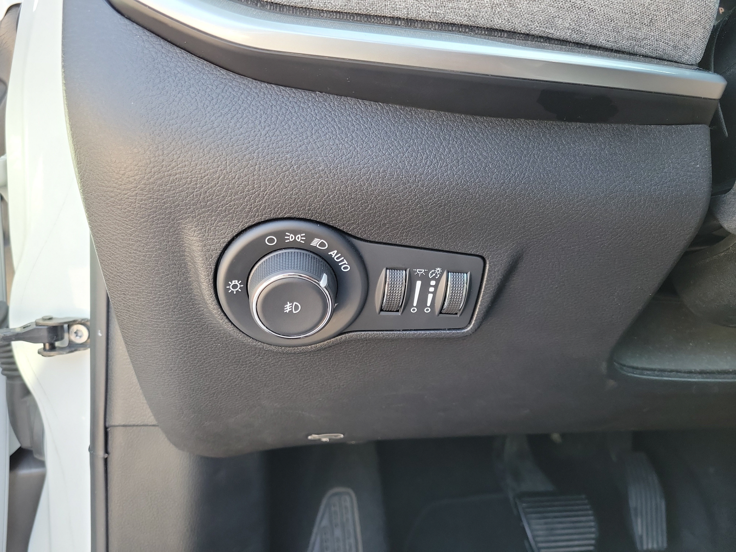 Used 2024 Jeep Compass Latitude AWD/4WD image 21