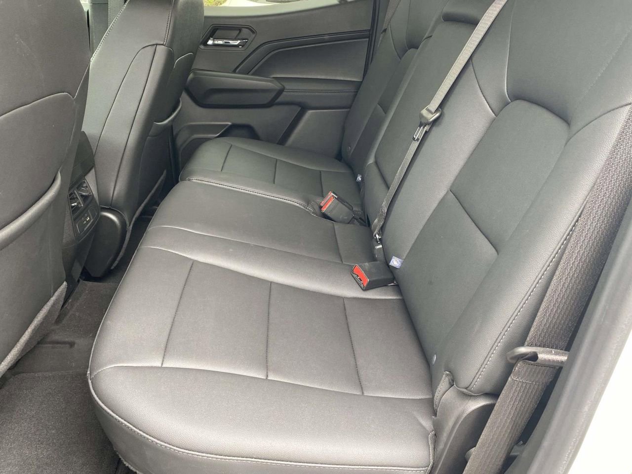 Used 2024 Chevrolet Colorado LT w/ LT Convenience Package III image 11