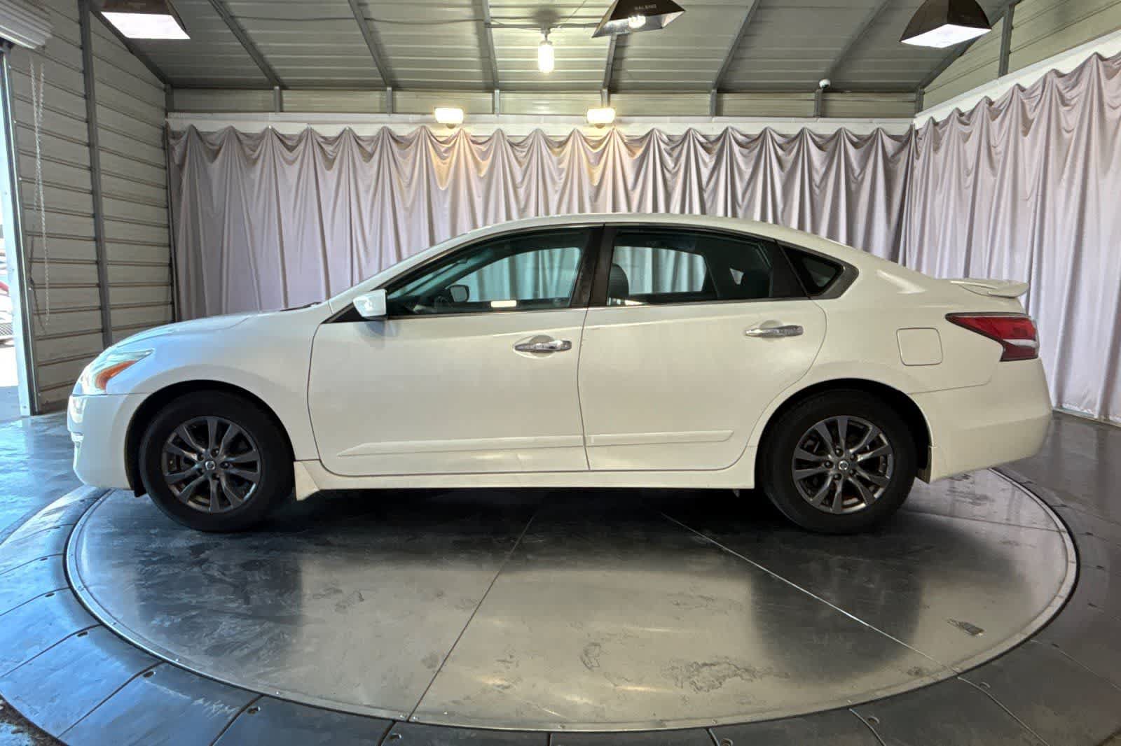 Used 2015 Nissan Altima 2.5 S w/ Special Edition Package FWD image 6