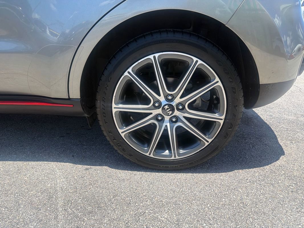 Used 2017 Kia Soul ! FWD image 7