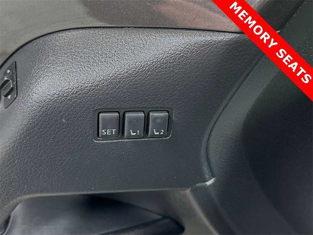 Used 2019 Nissan Rogue SV w/ Premium Package image 35