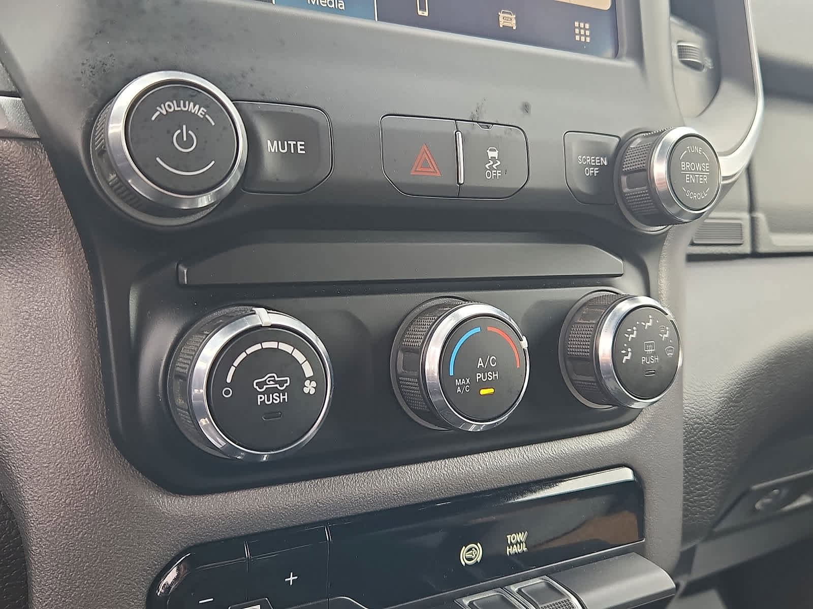 Used 2024 RAM 2500 Big Horn image 17