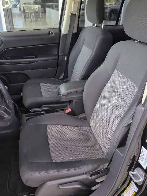 Used 2012 Jeep Patriot Latitude FWD image 13