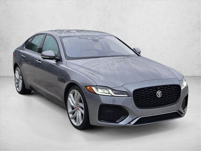 Used 2021 Jaguar XF SE RWD image 3