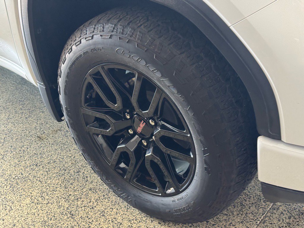 Used 2023 GMC Sierra 1500 Elevation w/ X31 Off-Road Package image 4