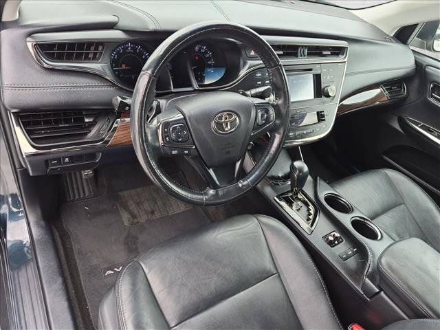 Used 2015 Toyota Avalon XLE w/ Preferred Accessory Package FWD image 10