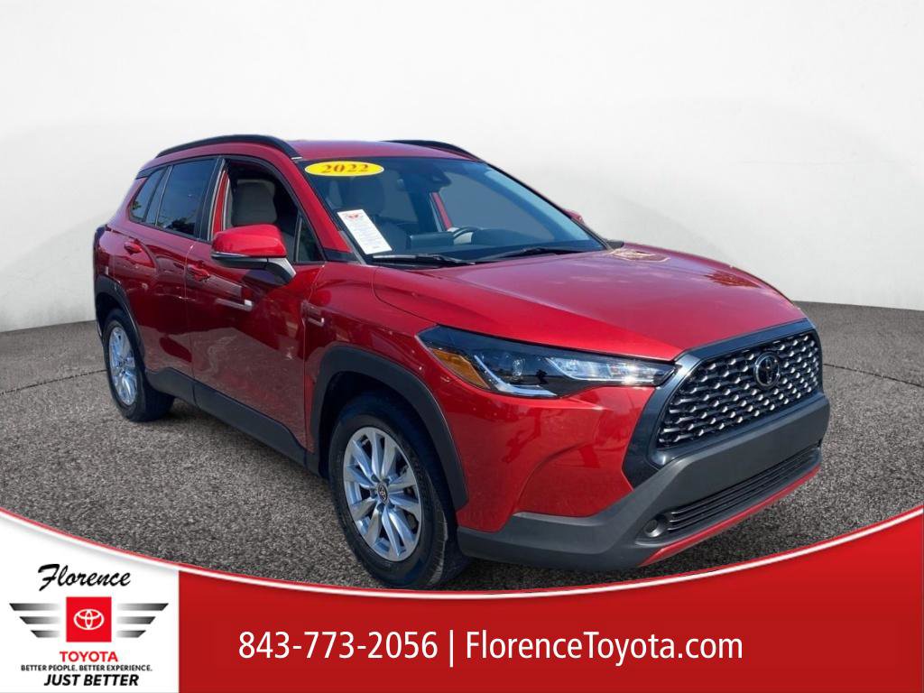 Used 2022 Toyota Corolla Cross LE video 1