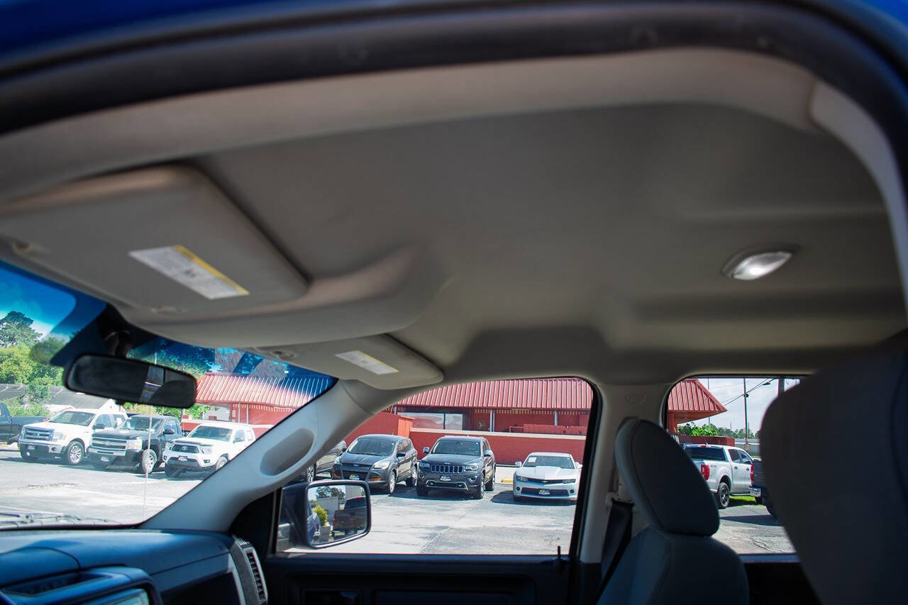 Used 2015 RAM 1500 ST w/ SXT Appearance Group AWD/4WD image 16