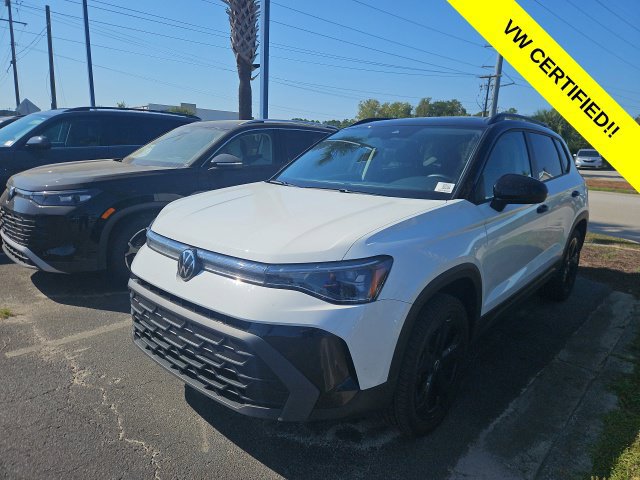 Used 2026 Volkswagen Taos SE AWD/4WD image 1