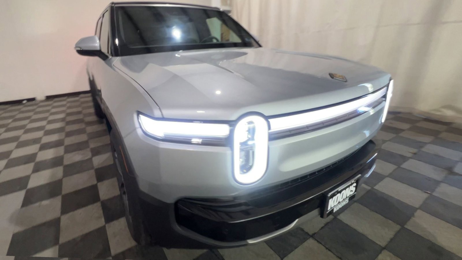 Used 2026 Rivian R1S Adventure image 5