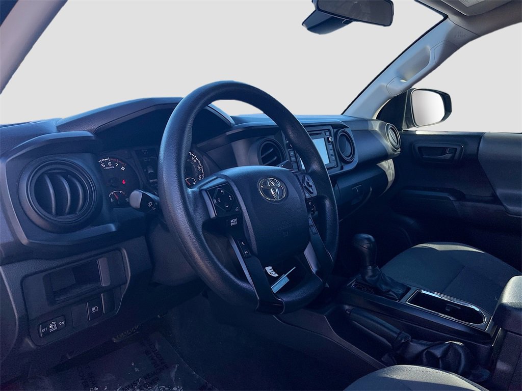 Used 2018 Toyota Tacoma SR image 9