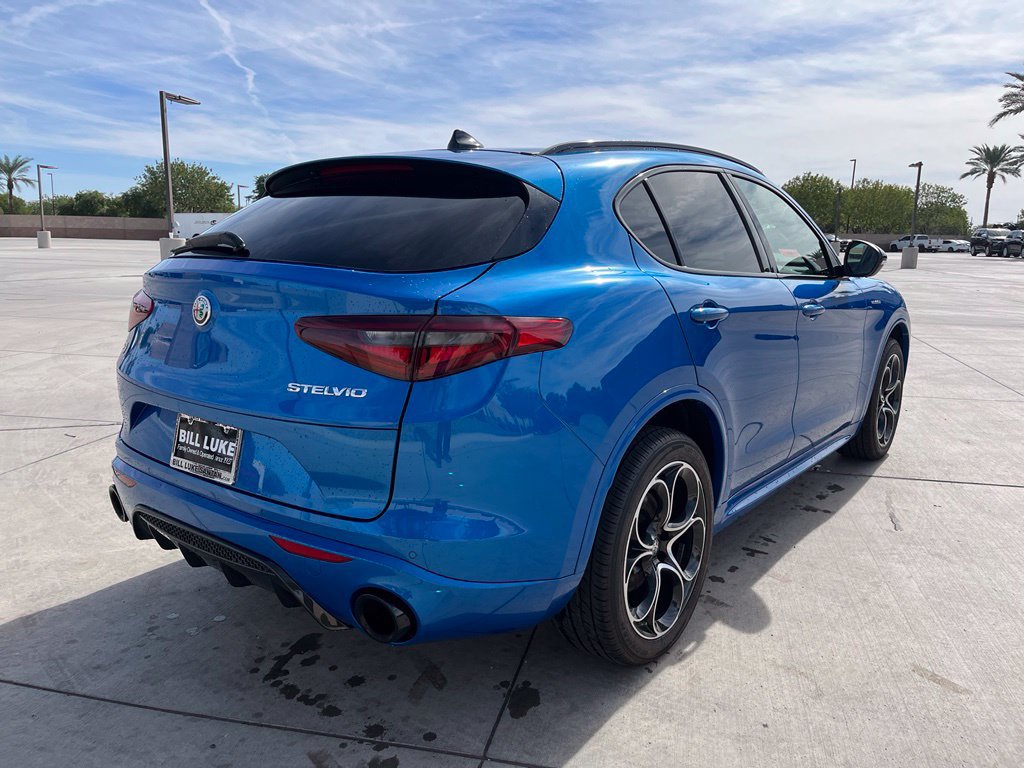 Used 2023 Alfa Romeo Stelvio Veloce AWD/4WD image 8
