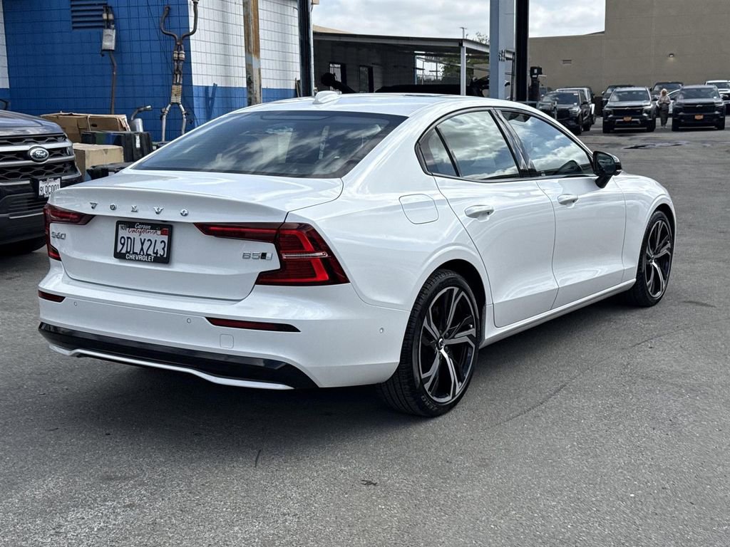 Used 2023 Volvo S60 B5 Plus w/ Protection Package Premier AWD/4WD image 3