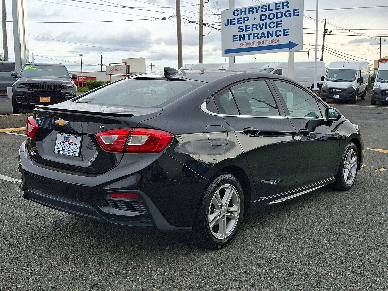 Used 2018 Chevrolet Cruze LT w/ Sun And Sound Package image 7