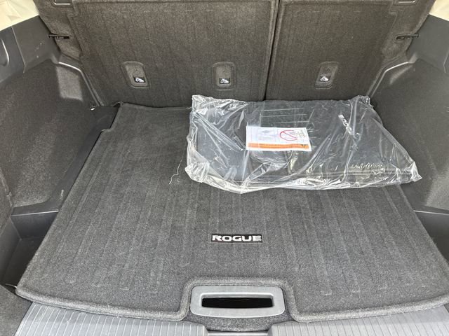 Used 2024 Nissan Rogue SV FWD image 11