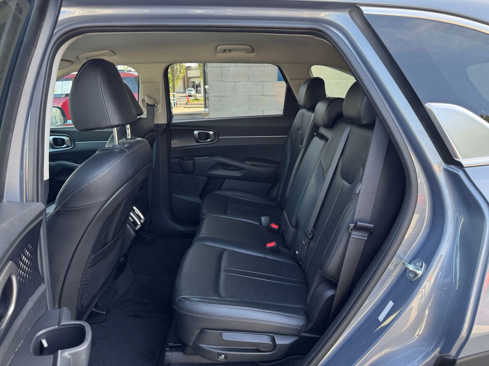 Used 2024 Kia Sorento S image 28