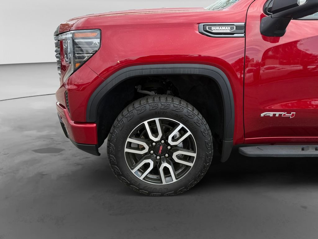 Used 2024 GMC Sierra 1500 AT4 w/ Technology Package AWD/4WD image 9