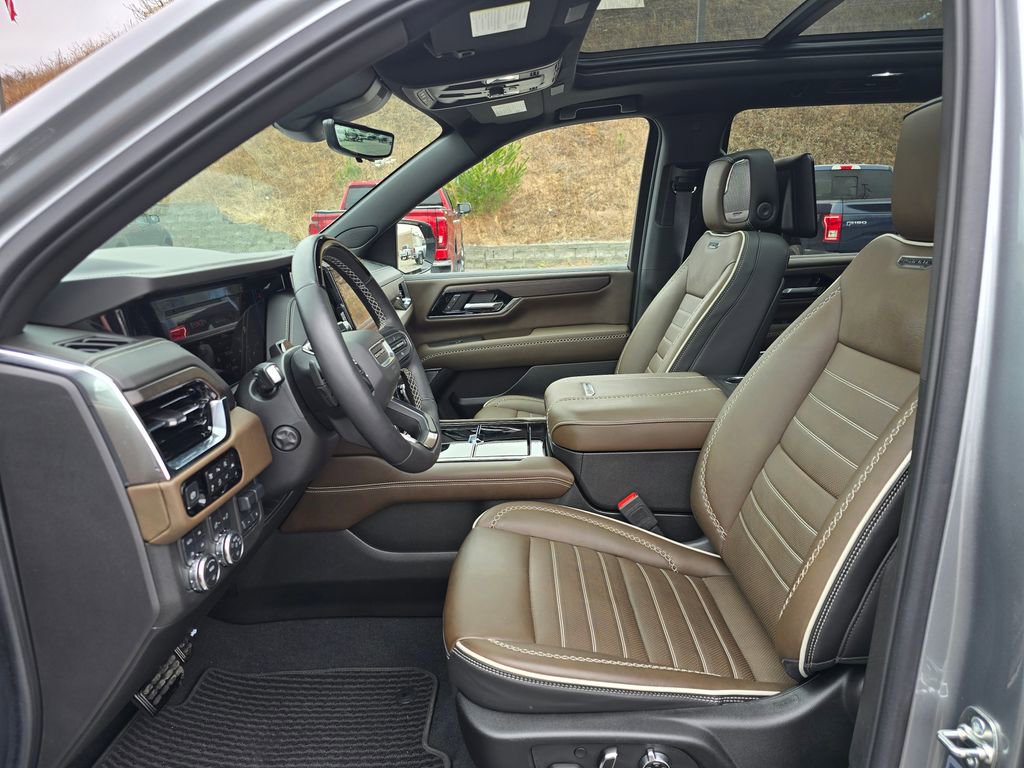 Certified 2025 GMC Yukon Denali Ultimate image 4